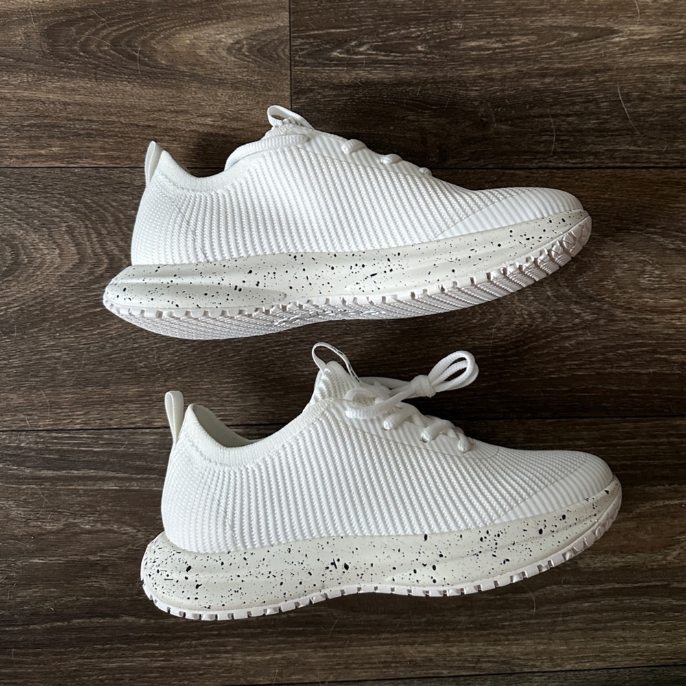 Snibbs Sneakers